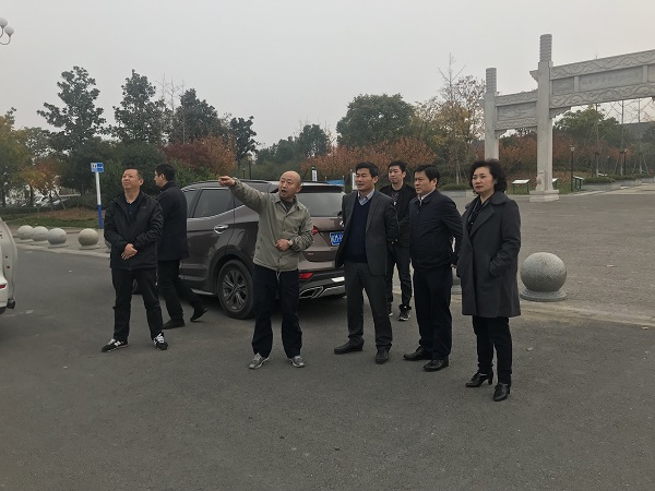 夏萍、程保銀實地調(diào)研徽鹽地產(chǎn)在建項目